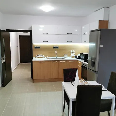 Europa Street Apartment *