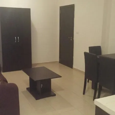 Europa Street Apartment *