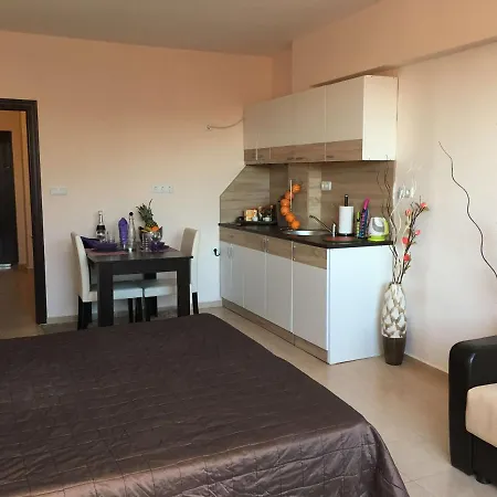 Europa Street Apartment *